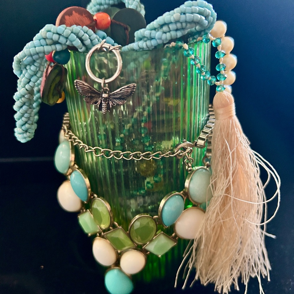 Mystery Cup “Desert Dreaming “ full of vintage estate Jewlery in a Saguaro glass - Picture 5 of 6